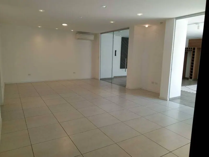 5-bedroom house for sale in the Villa de las Mercedes gated community: foto 4 de 30