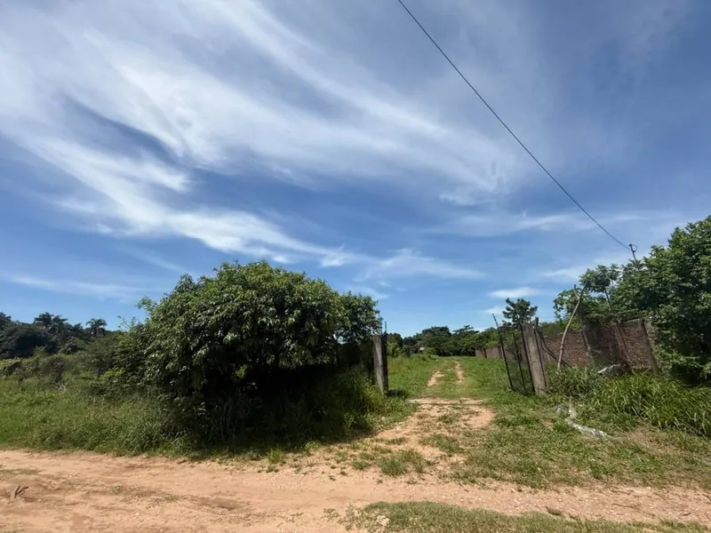 10,000 m² lot for rent facing the San Lorenzo Seminary: foto 2 de 6