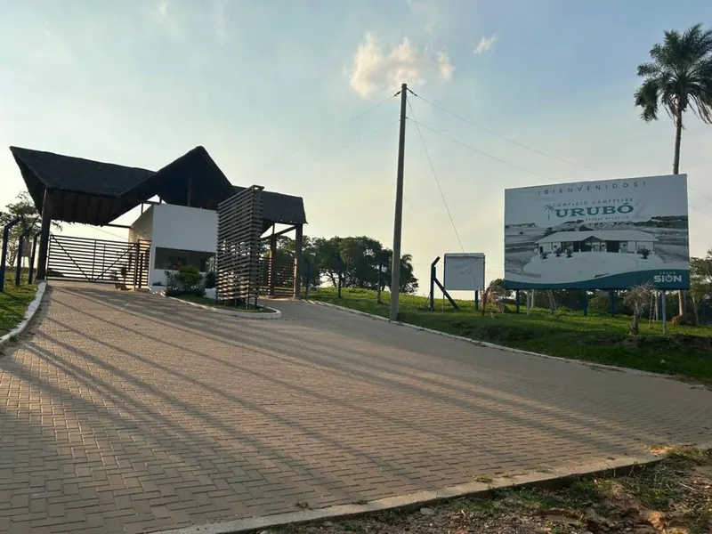 Terreno de 300 m² en venta en la Urbanización Campestre Urubó II: foto 1 de 9