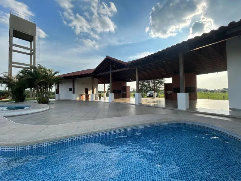 Terreno de 300 m² en venta en la Urbanización Campestre Urubó II: foto 7 de 9