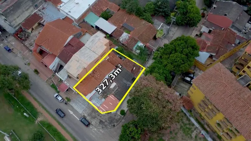 Casa con 3 departamentos y 3 tiendas en venta en la zona Kolping: foto 2 de 5