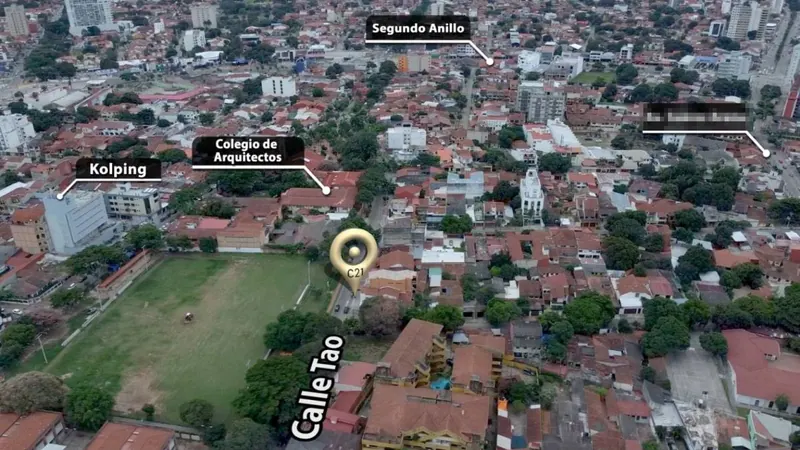 Casa con 3 departamentos y 3 tiendas en venta en la zona Kolping: foto 5 de 5