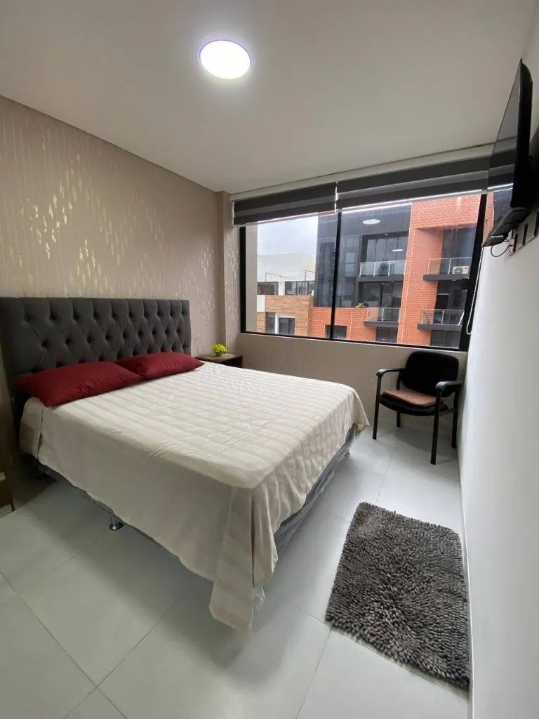 Departamento amoblado de 2 dormitorios en venta en Equipetrol: foto 2 de 3
