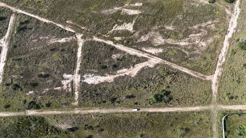 Terreno de 300 m² en venta en Praderas del Urubó: foto 1 de 1