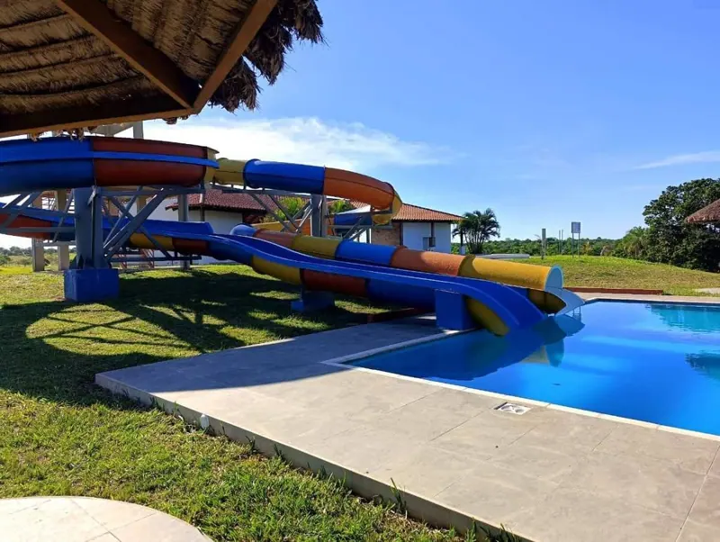 Terreno de 400 m² en venta en el complejo campestre Urubó 2: foto 3 de 5