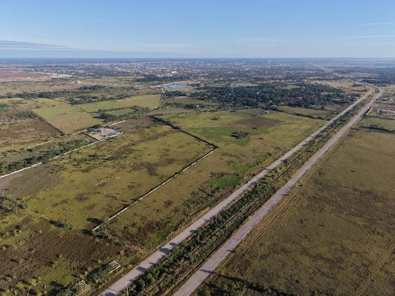 33,805.46 m² lot for sale on the Santa Cruz–Warnes dual carriageway: foto 1 de 11