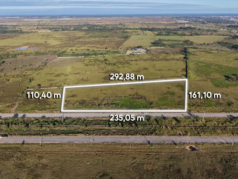 33,805.46 m² lot for sale on the Santa Cruz–Warnes dual carriageway: foto 3 de 11