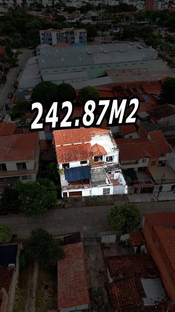 Casa con departamentos y local en venta en la Radial 26, 3er Anillo: foto 1 de 4