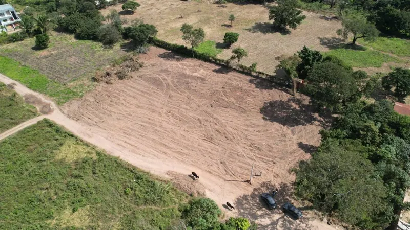 Corner lot of 360 m² for sale in the South Zone, 8th ring: foto 1 de 4