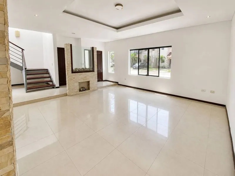 Casa de 3 suites en venta en el condominio Bavaria, Zona Norte: foto 2 de 8
