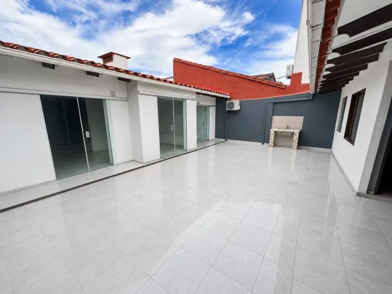 Casa con departamento independiente en venta en barrio Chacarilla: foto 7 de 8
