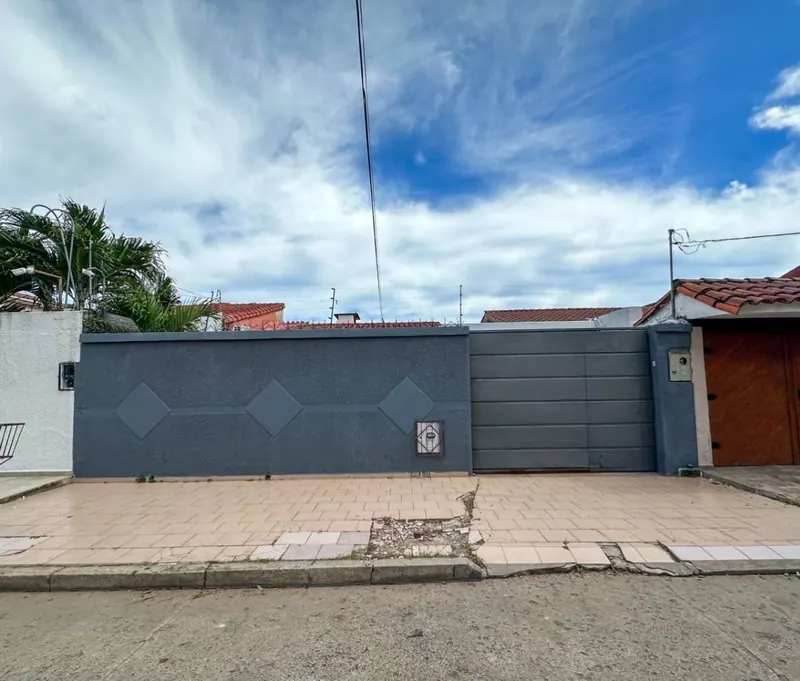Casa con departamento independiente en venta en barrio Chacarilla: foto 8 de 8