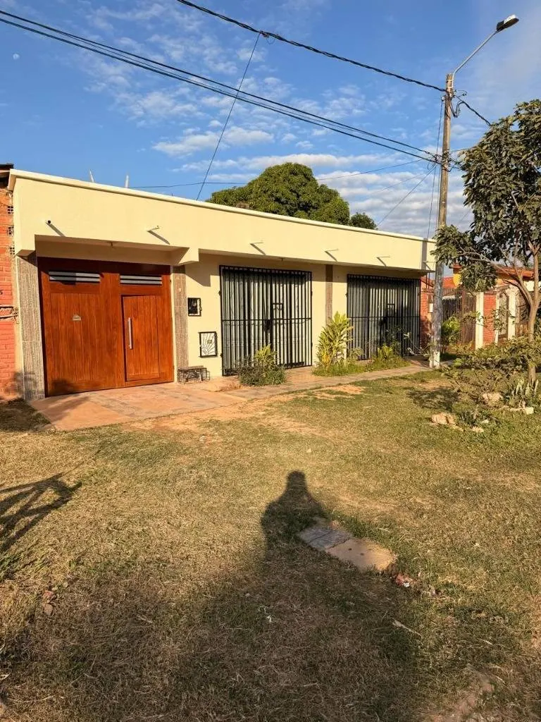 Casa comercial con departamento independiente en venta en la Zona Este: foto 2 de 16