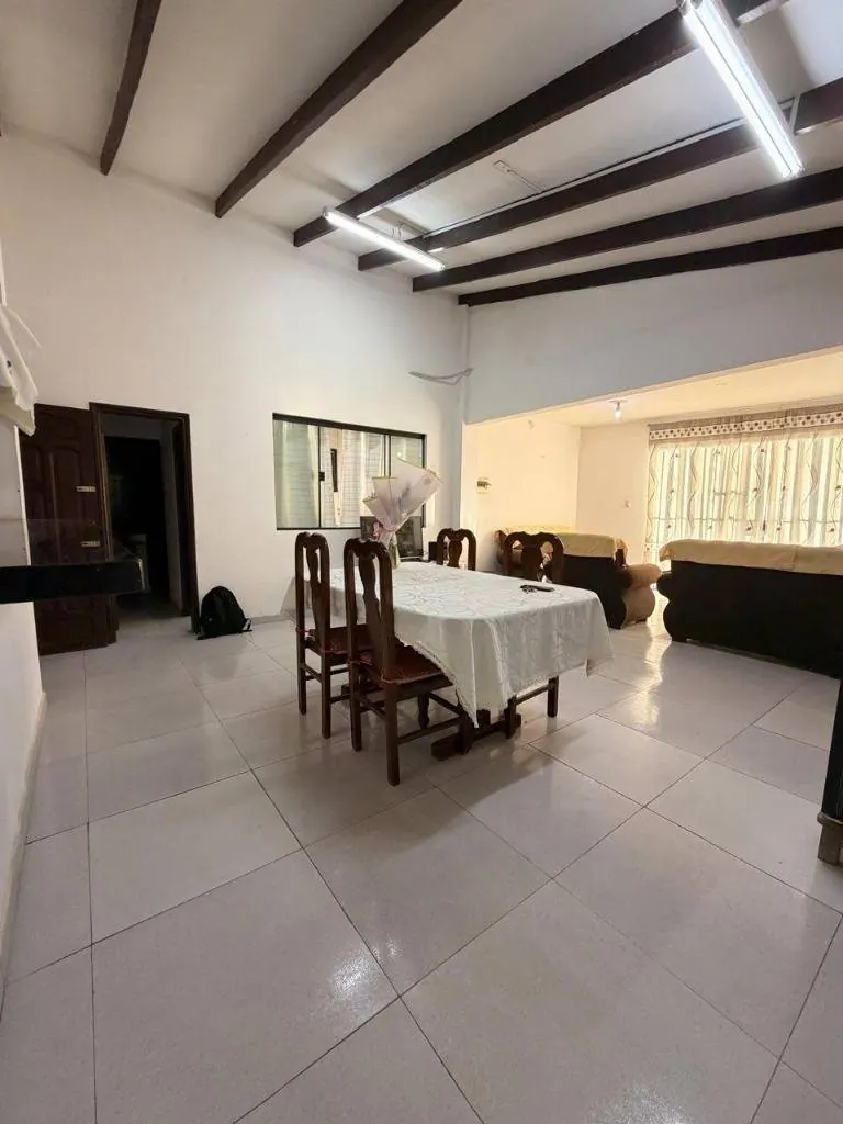 Casa comercial con departamento independiente en venta en la Zona Este: foto 3 de 16