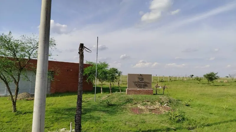 Terreno de 306,86 m² en venta en el condominio Playa Motacú, Urubó: foto 1 de 5