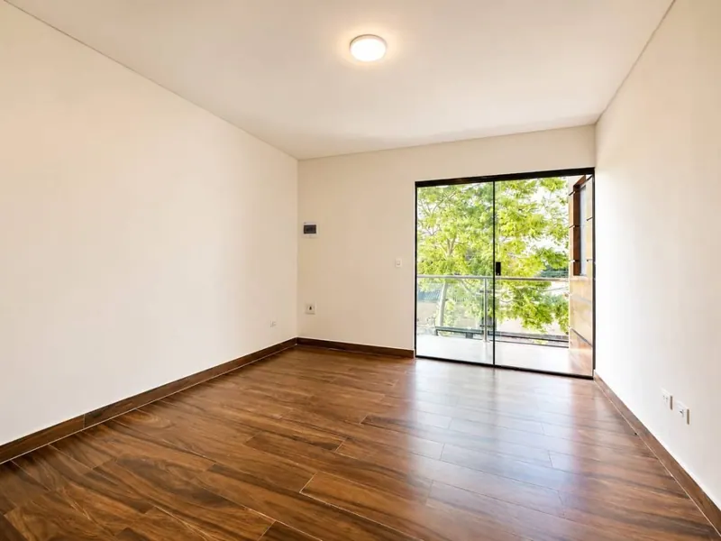 Casa a estrenar de 4 dormitorios en venta en la Zona Norte, Av. Banzer: foto 6 de 14