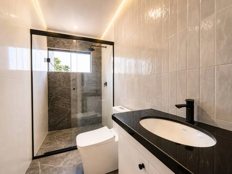 Casa a estrenar de 4 dormitorios en venta en la Zona Norte, Av. Banzer: foto 9 de 14