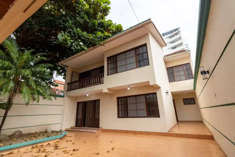 Casa de 5 dormitorios en venta en la zona Las Américas, 2do anillo: foto 5 de 27