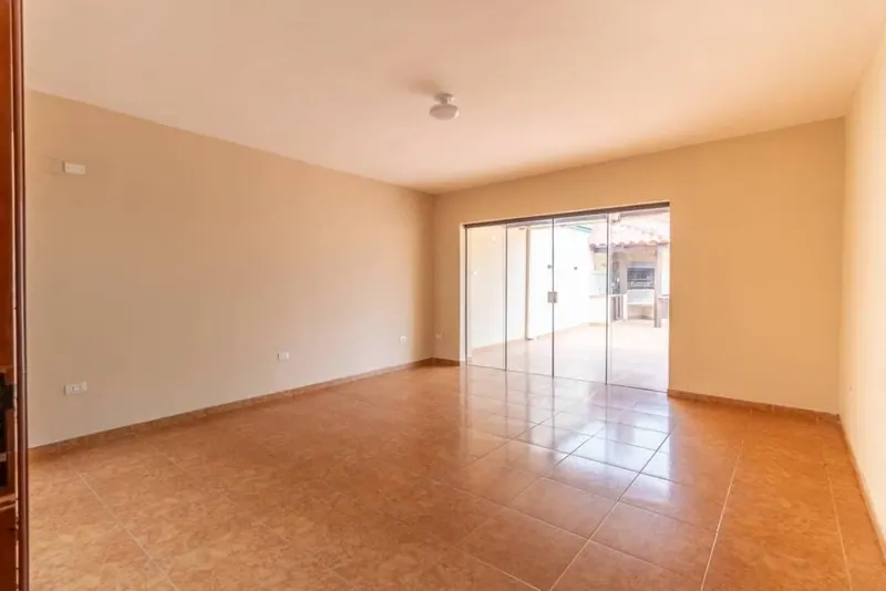 Casa de 5 dormitorios en venta en la zona Las Américas, 2do anillo: foto 22 de 27