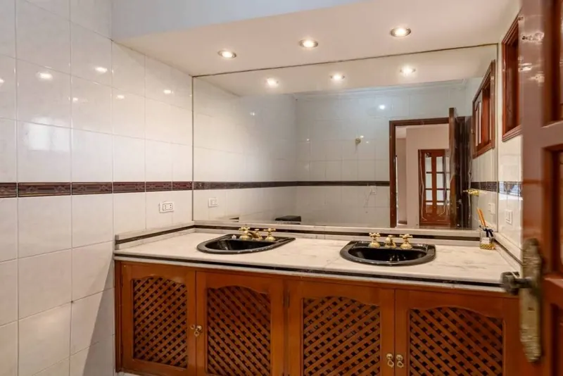 Casa de 5 dormitorios en venta en la zona Las Américas, 2do anillo: foto 24 de 27