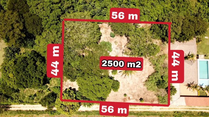 2,500 m² lot for sale on Avenida G77, North Zone: foto 2 de 8