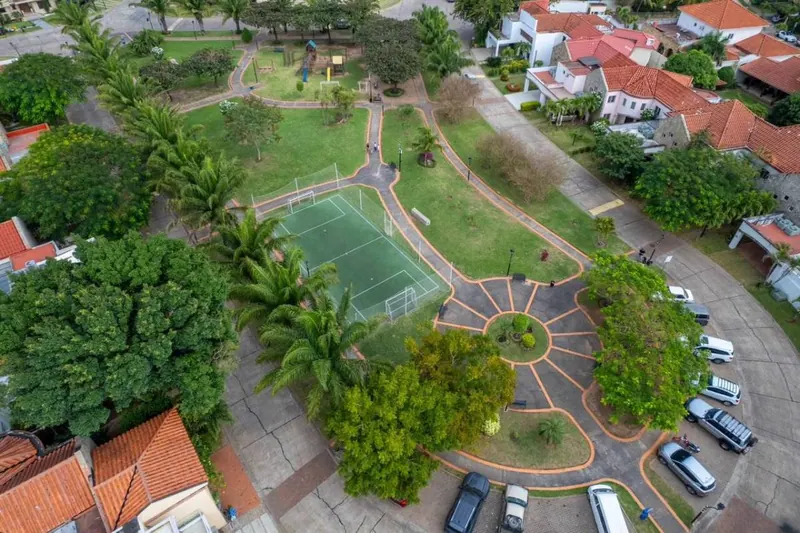 4-bedroom house for sale in the La Hacienda 1 gated community: foto 14 de 14
