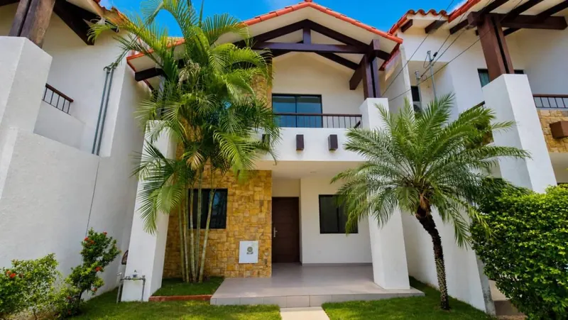 3-bedroom house for sale in the Versalles gated community, North Zone: foto 1 de 16