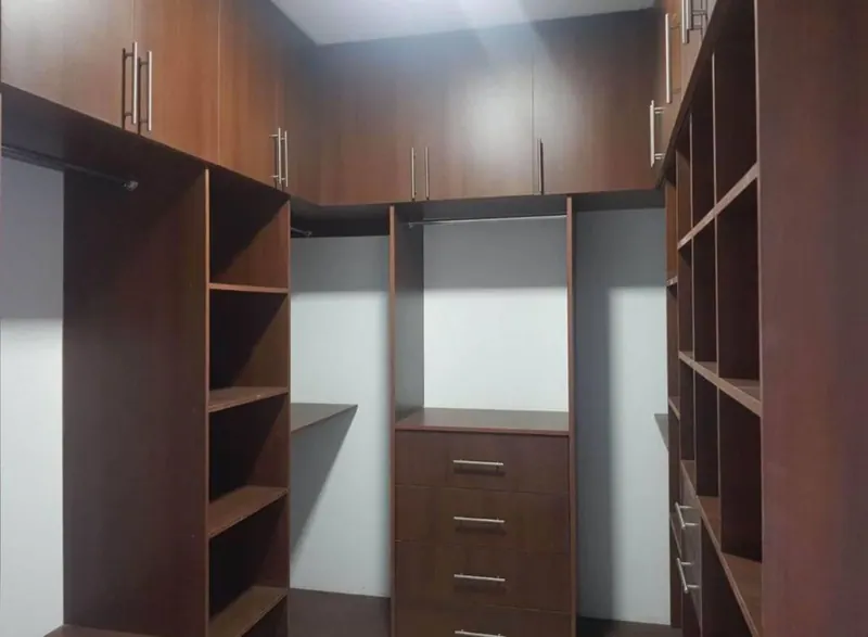 Casa de 3 dormitorios en venta sobre la Avenida Alemana: foto 4 de 6