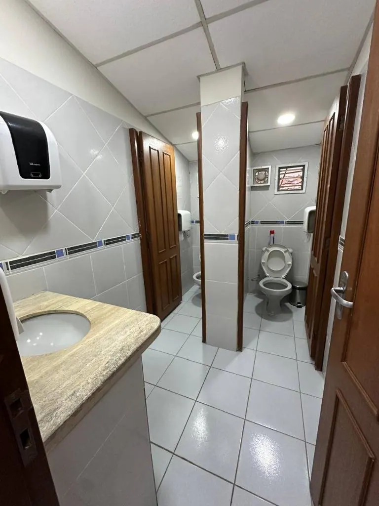 Galpón con oficinas en venta sobre la Av. Banzer y 6to anillo: foto 7 de 10