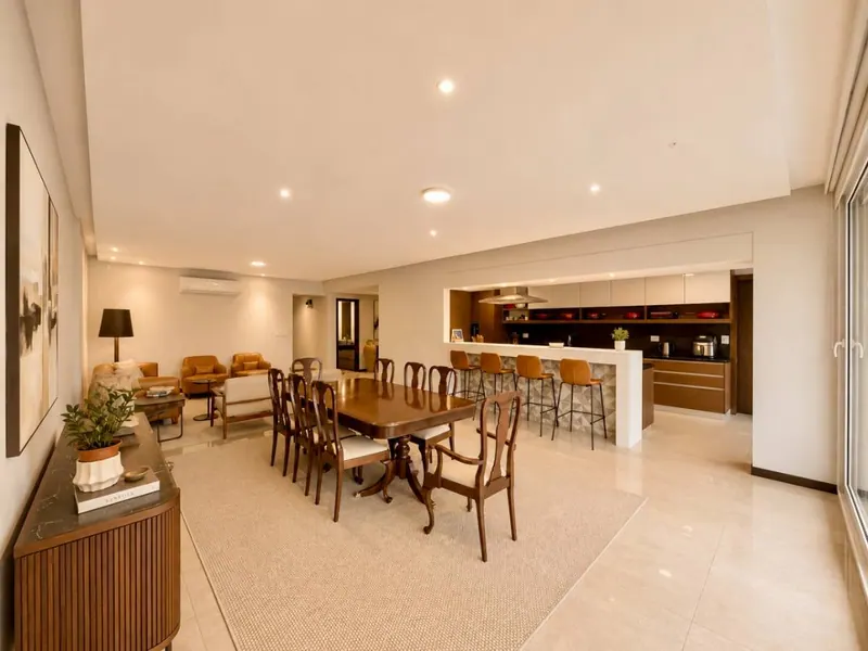 Departamento de 220 m² en venta en Equipetrol, cerca de la San Martín: foto 2 de 8
