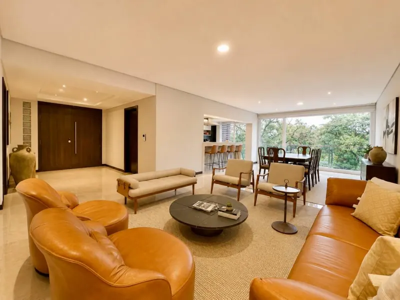Departamento de 220 m² en venta en Equipetrol, cerca de la San Martín: foto 3 de 8