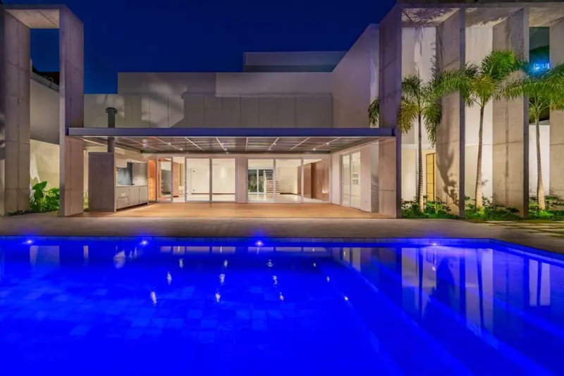 Casa con piscina en venta sobre la Av. Alemana, Zona Norte: foto 10 de 13