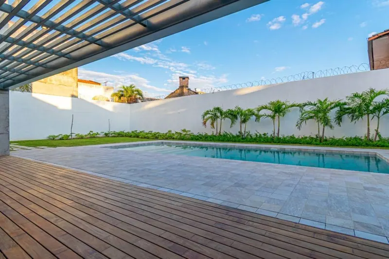 Casa con piscina en venta sobre la Av. Alemana, Zona Norte: foto 12 de 13