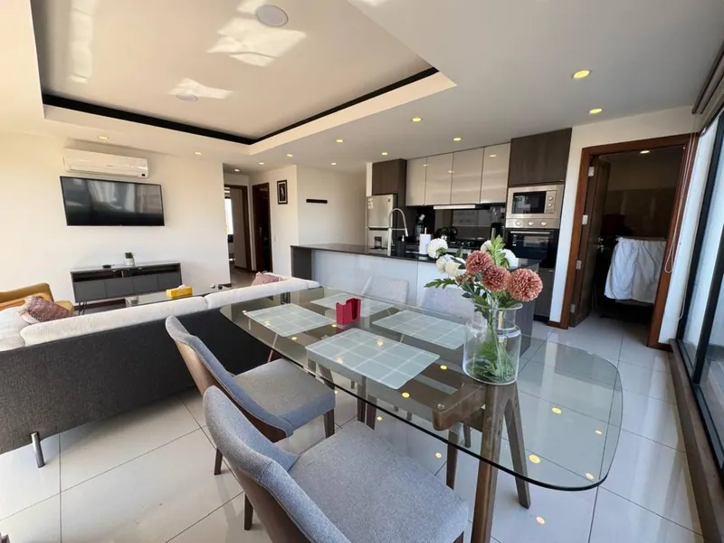 Departamento amoblado de 2 dormitorios en venta en Equipetrol, 152 m²: foto 3 de 8