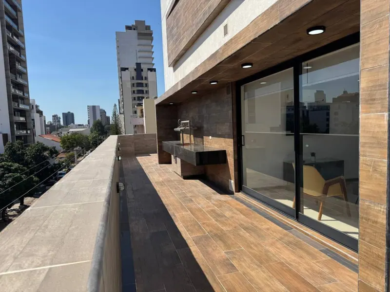 Departamento amoblado de 2 dormitorios en venta en Equipetrol, 152 m²: foto 7 de 8