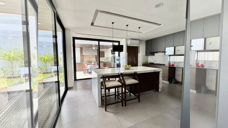 Casa de 4 dormitorios en alquiler en el condominio Santa Cruz la Vieja: foto 3 de 7