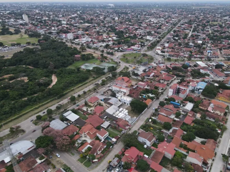 Edificio comercial en venta sobre la Av. Santos Dumont, 5to anillo: foto 4 de 5