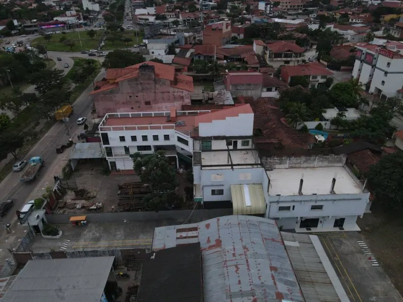 Edificio comercial en venta sobre la Av. Santos Dumont, 5to anillo: foto 5 de 5