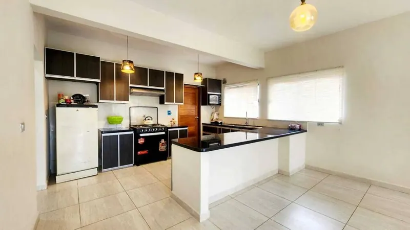 4-bedroom house for sale in Valle Sánchez, Warnes: foto 2 de 7
