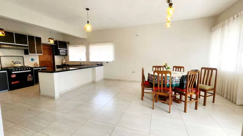 4-bedroom house for sale in Valle Sánchez, Warnes: foto 4 de 7