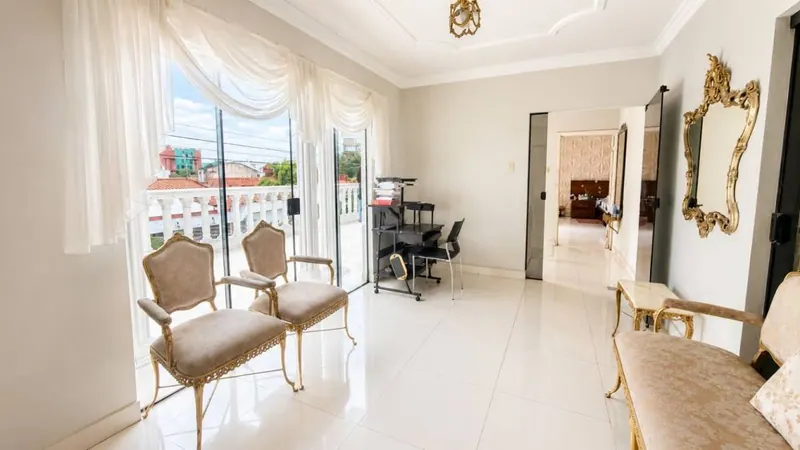 518.45 m² house with pool for sale in Equipetrol, Sirari: foto 5 de 12