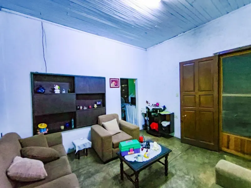 Casa de 3 dormitorios en venta en la Zona Este, salida a dos calles: foto 4 de 17