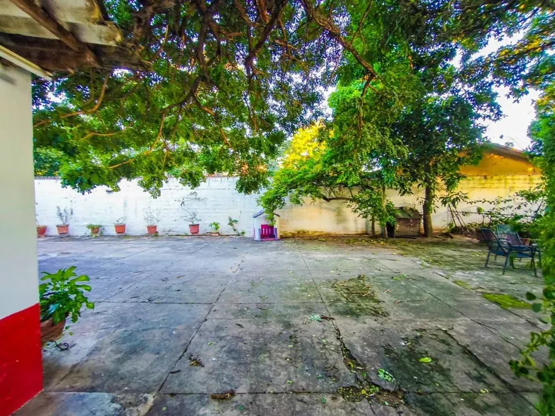 Casa de 3 dormitorios en venta en la Zona Este, salida a dos calles: foto 12 de 17