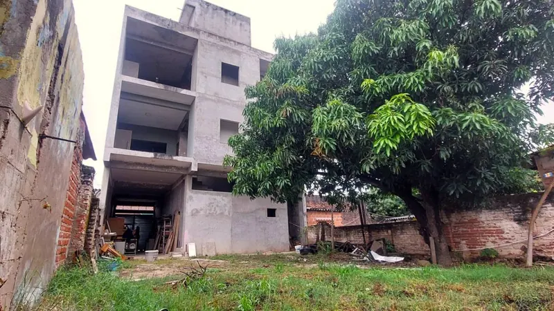 Casa de uso comercial en venta sobre avenida en la Zona Este: foto 3 de 19