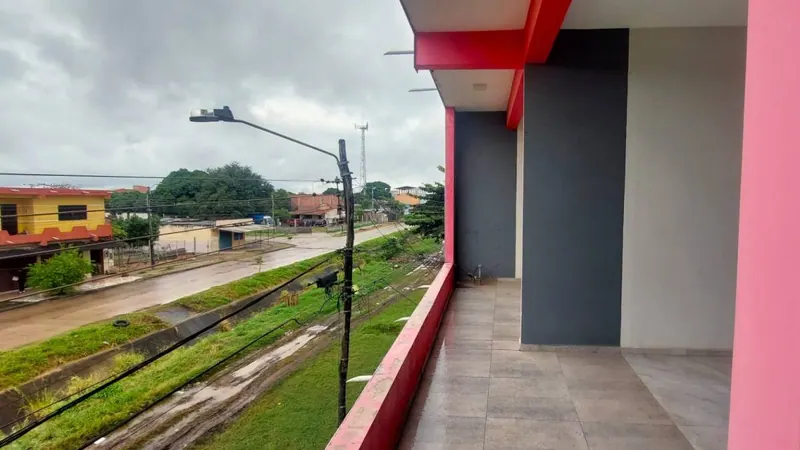 Casa de uso comercial en venta sobre avenida en la Zona Este: foto 8 de 19