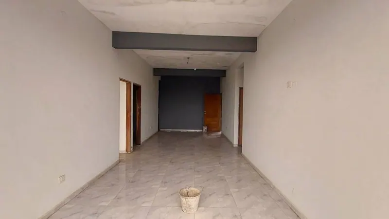 Casa de uso comercial en venta sobre avenida en la Zona Este: foto 9 de 19