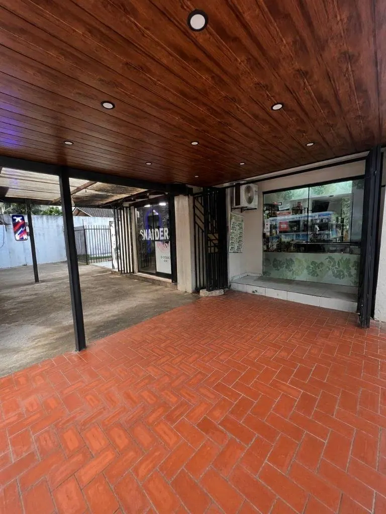 Casa de uso comercial en venta sobre avenida en Remanso 1, Zona Norte: foto 1 de 14