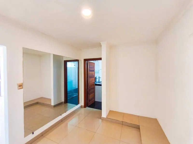 Casa de 5 dormitorios con galpón en venta en la Zona Este: foto 6 de 18
