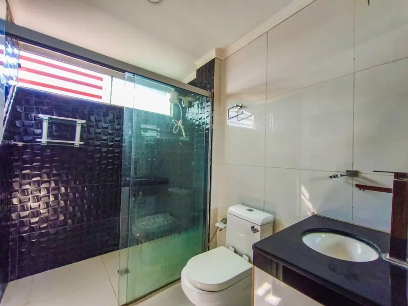 Casa de 5 dormitorios con galpón en venta en la Zona Este: foto 8 de 18