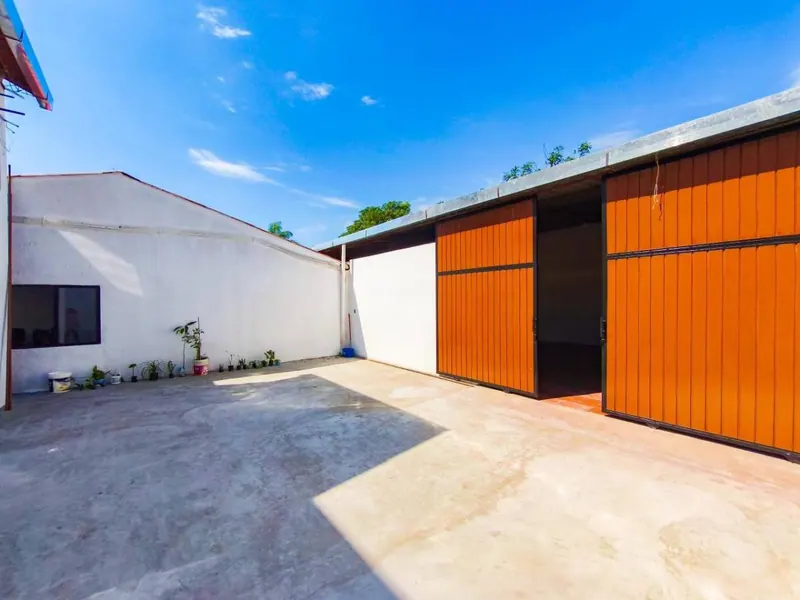 Casa de 5 dormitorios con galpón en venta en la Zona Este: foto 9 de 18